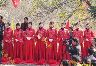 专业礼仪模特服务团队 以敬业精神点亮会展服务的璀璨星光